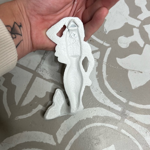 NWT Metal Mermaid Hook!🤍🧜‍♀️ - Picture 2 of 3